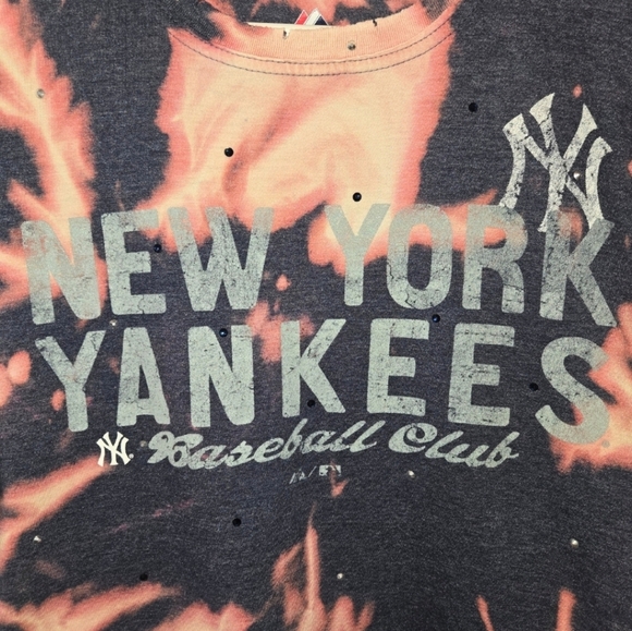 New York Yankees Crop Top - Picture 3 of 6